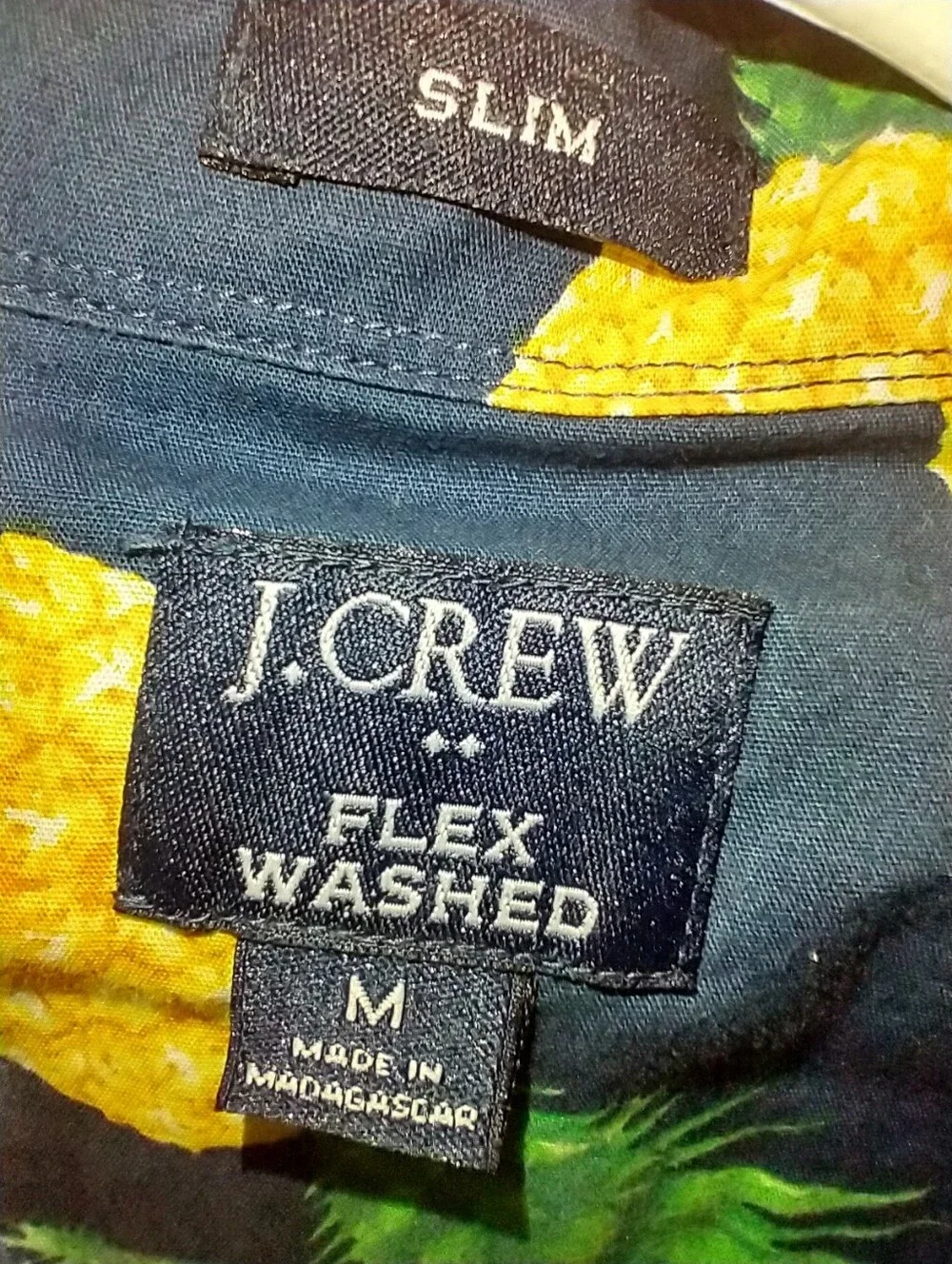 J Crew Flex Washed Slim Pineapple Print Button Down Shirt Men's sz Medium